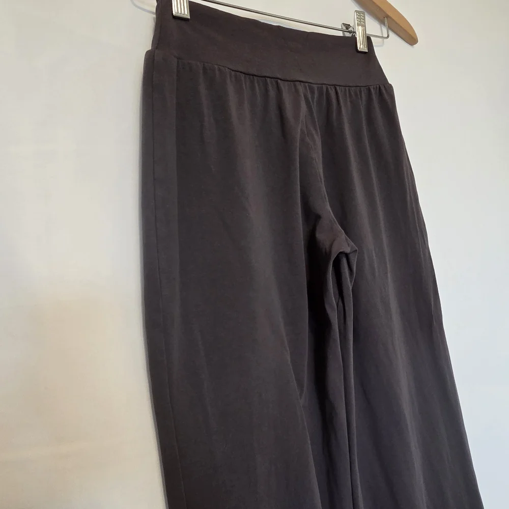 Matilda Jane Womens Gray Big Ruffle Pants Capris XS - Picture 6 of 12